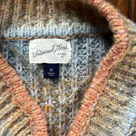 Cardigan - Picture 2 of 4